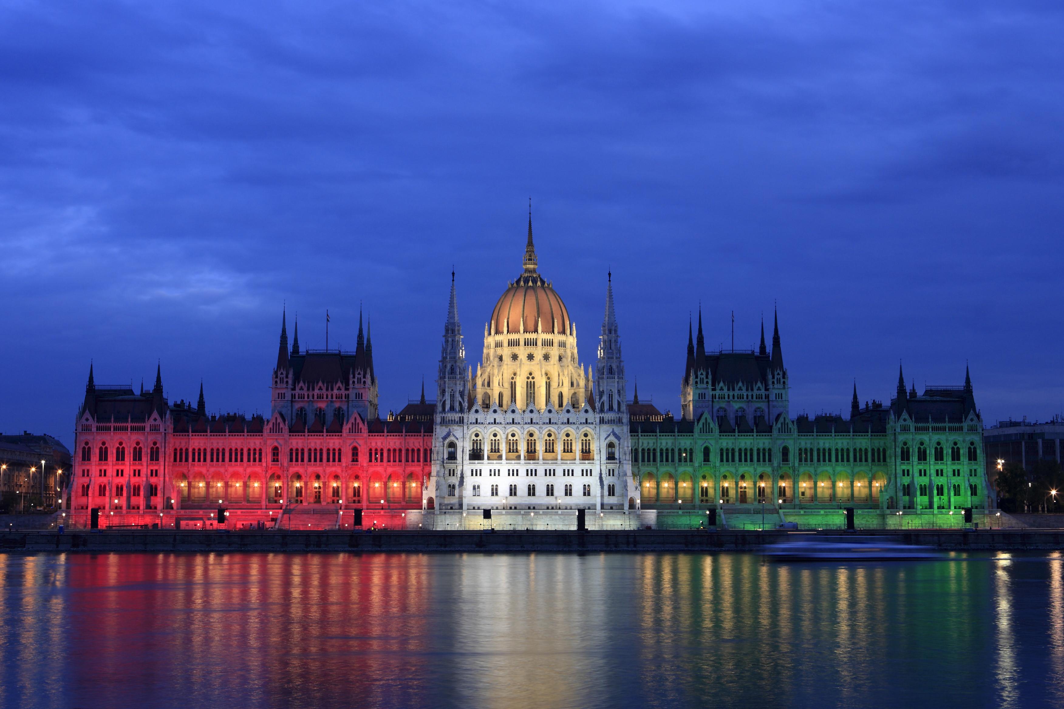 Talpra magyar! Forradalmi séta Budapesten!