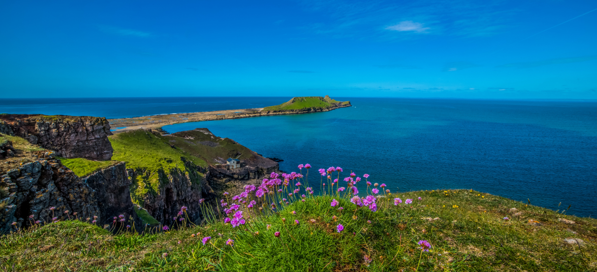 Wales sziklás félszigete, ahova könnyen beszorulhatunk a dagály miatt
