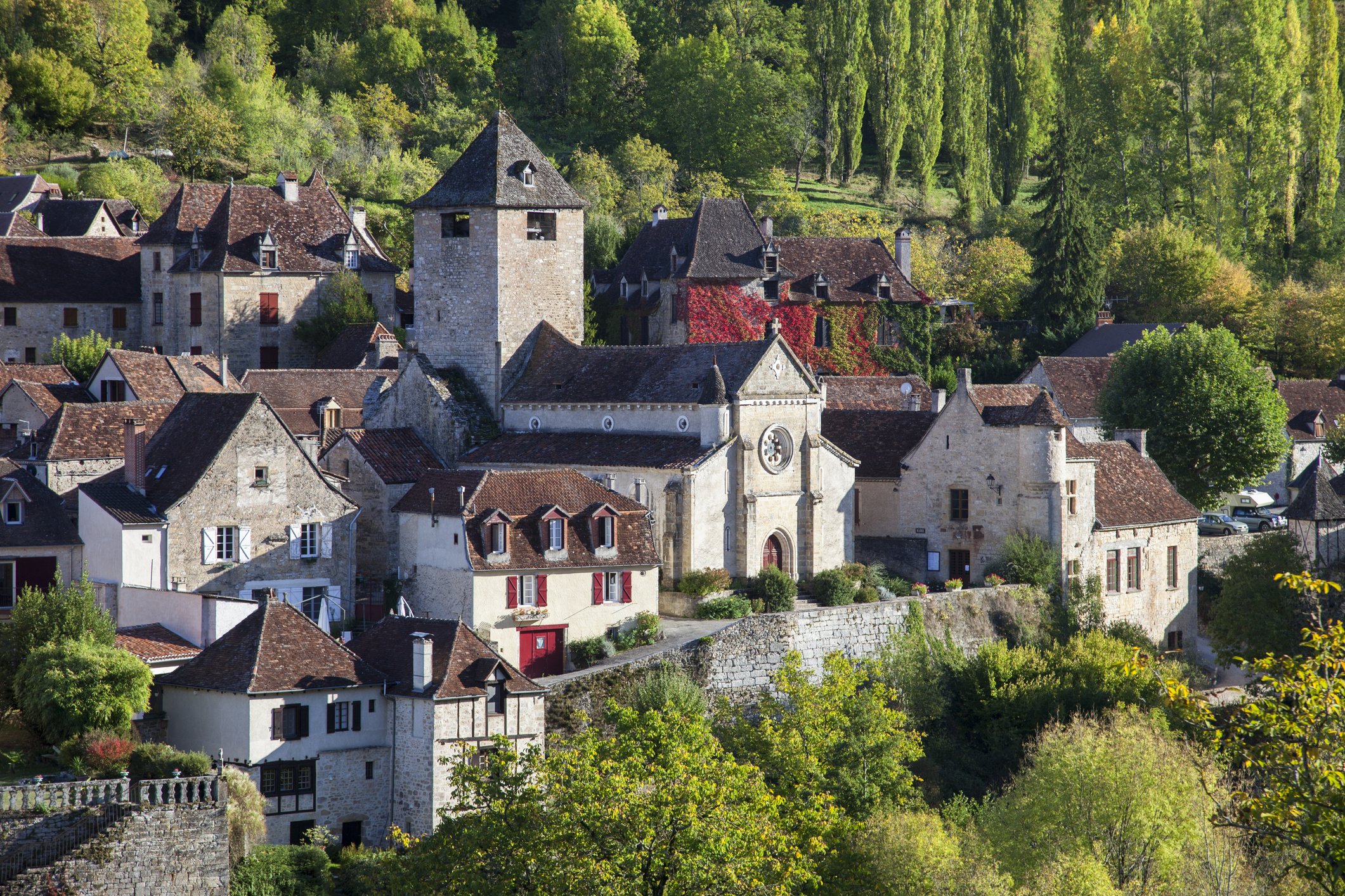 Az apró francia falu, ami a vidéki romantika legszebb példája