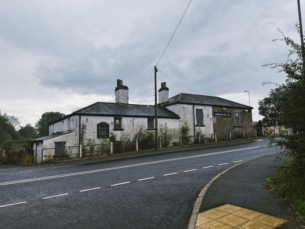 Veszélybe került a világ első vasútállomása