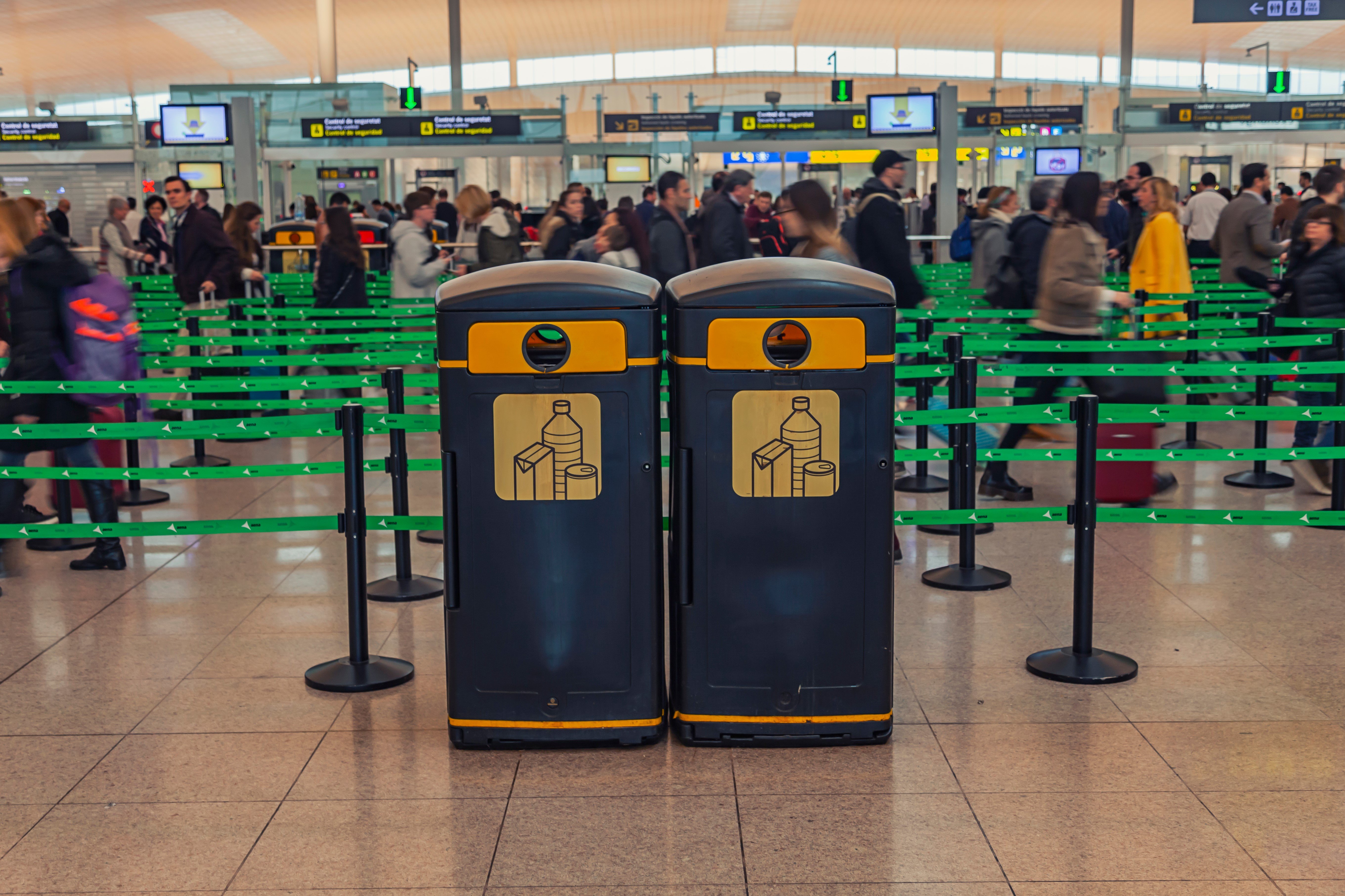 Ezeken az európai repülőtereken törölhetik el elsőként a folyadékkorlátozást