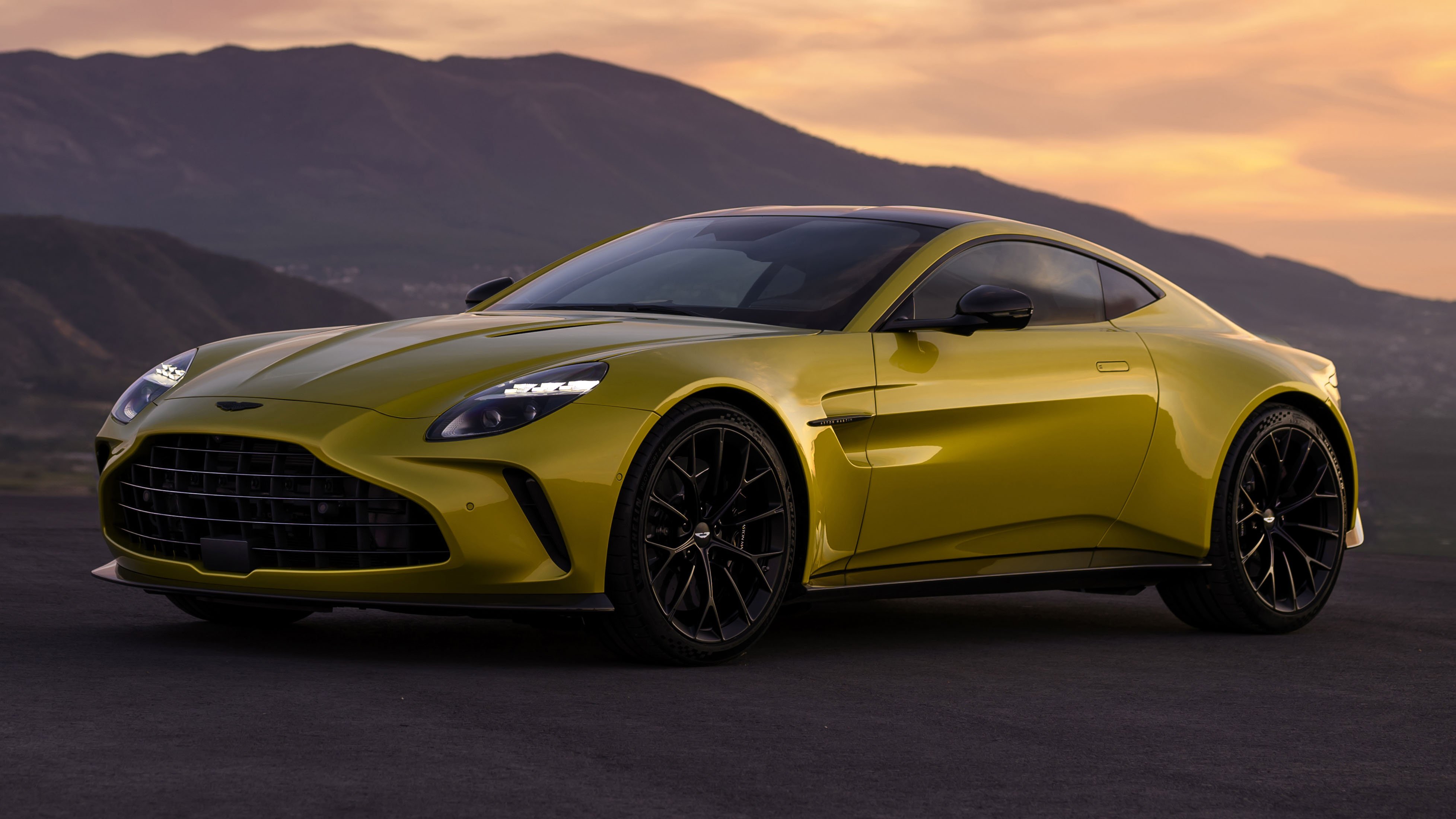 Szélsebes autóval állt elő az Aston Martin, ez lesz az eddigi leggyorsabb modell