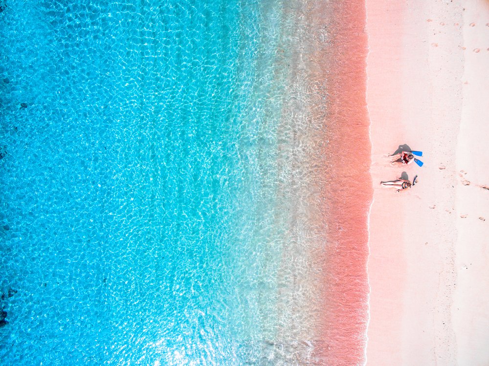 Rózsaszín álom: 4 meseszép pink tengerpart, ahol egy filmben érezhetjük magunkat