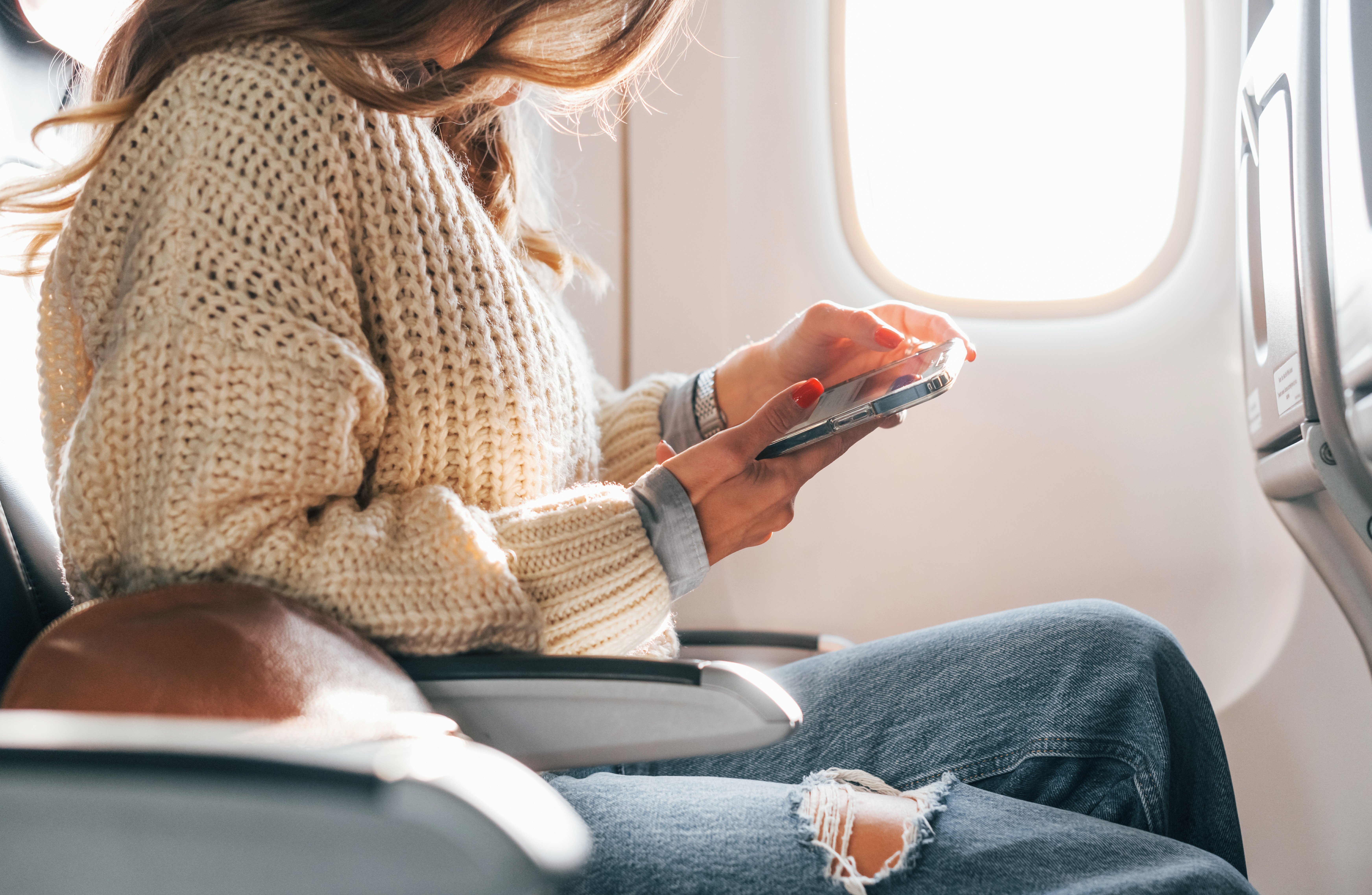 Fogamzásgátló, várandósság? Erre érdemes figyelniük a nőknek a repülőn