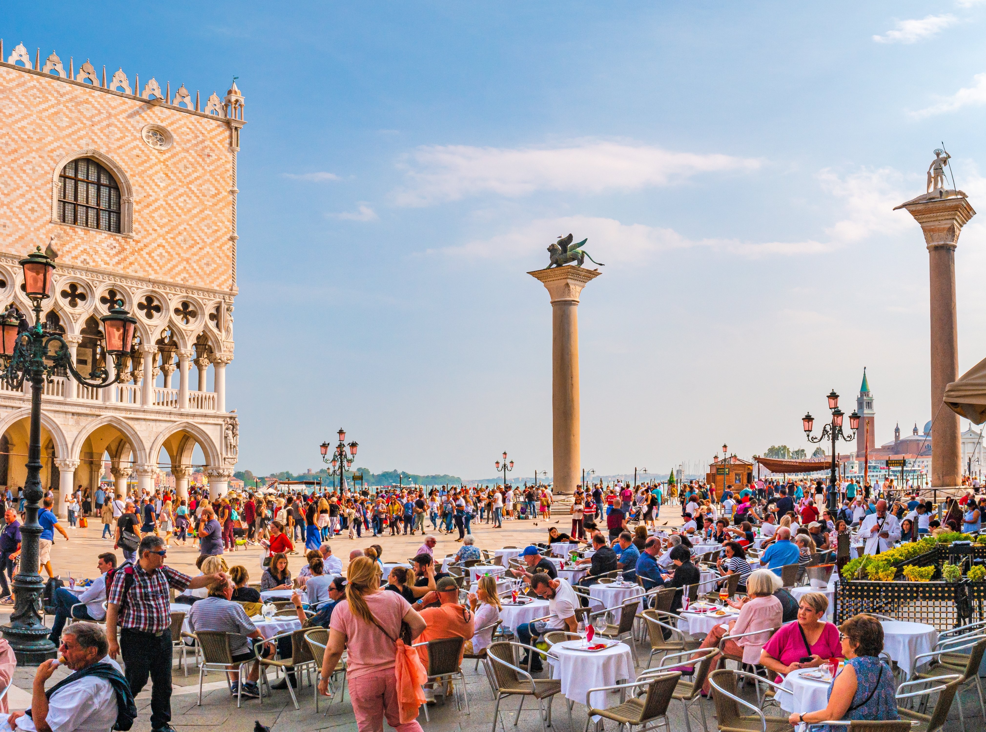 Hivatalos: startol a turistaadó Velencében
