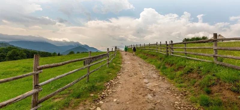 1400 km Erdélyen keresztül – Kövesd velünk az útikalauzt!